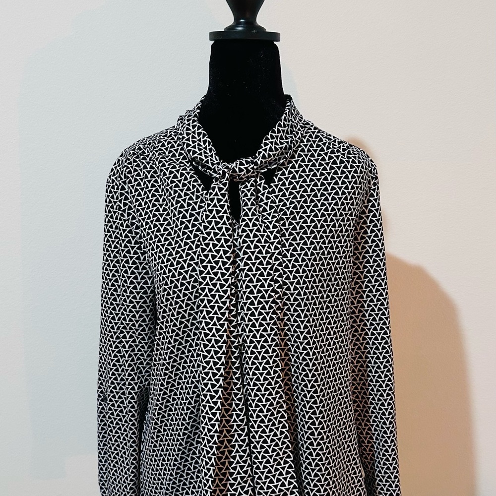 Banana Republic-Black and White Patterned Top Medium